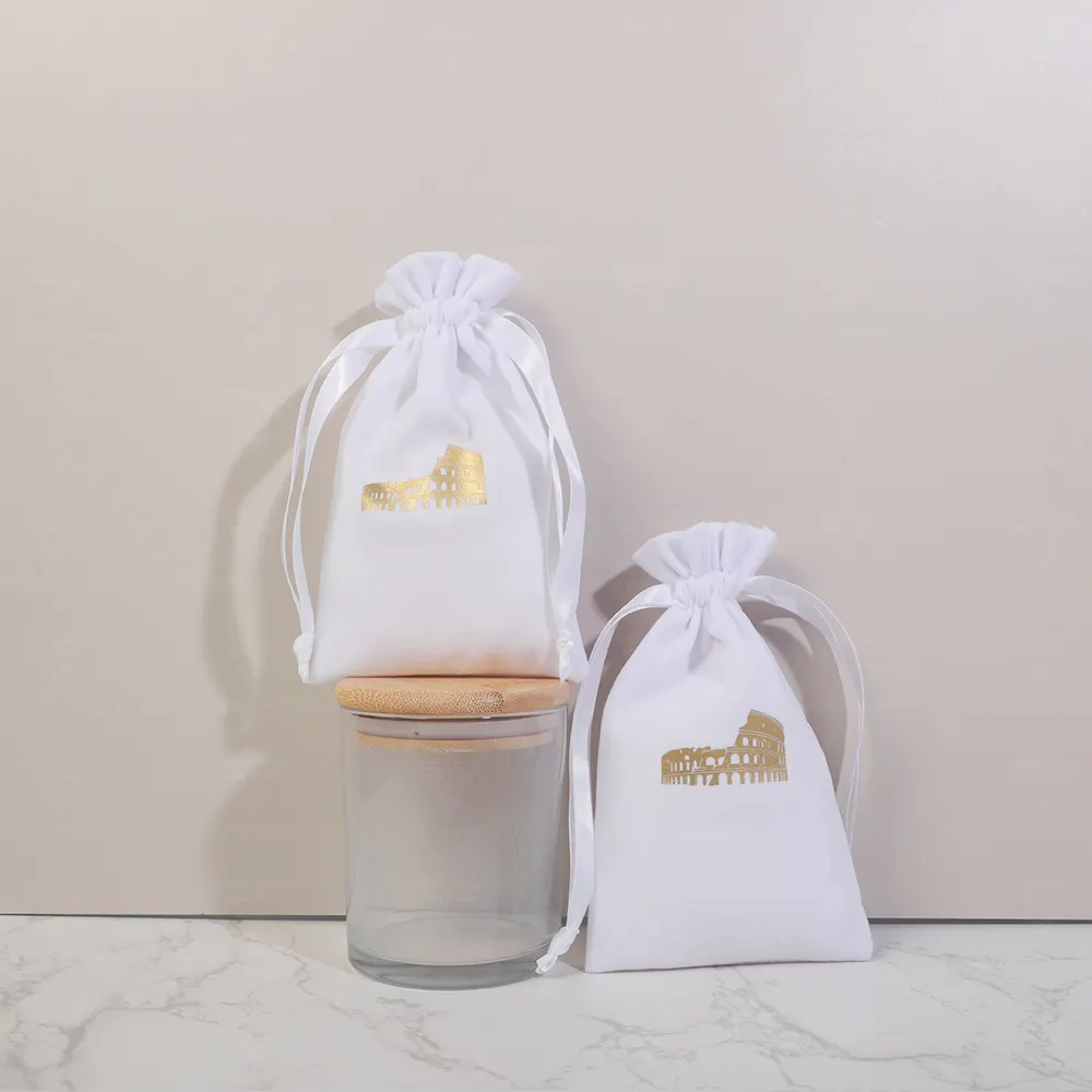 कस्टम सोने के लोगो नरम सफेद मखमल उपहार पाउच मुद्रित Drawstring मखमल फलालैन कॉस्मेटिक मखमल के गहने बैग
