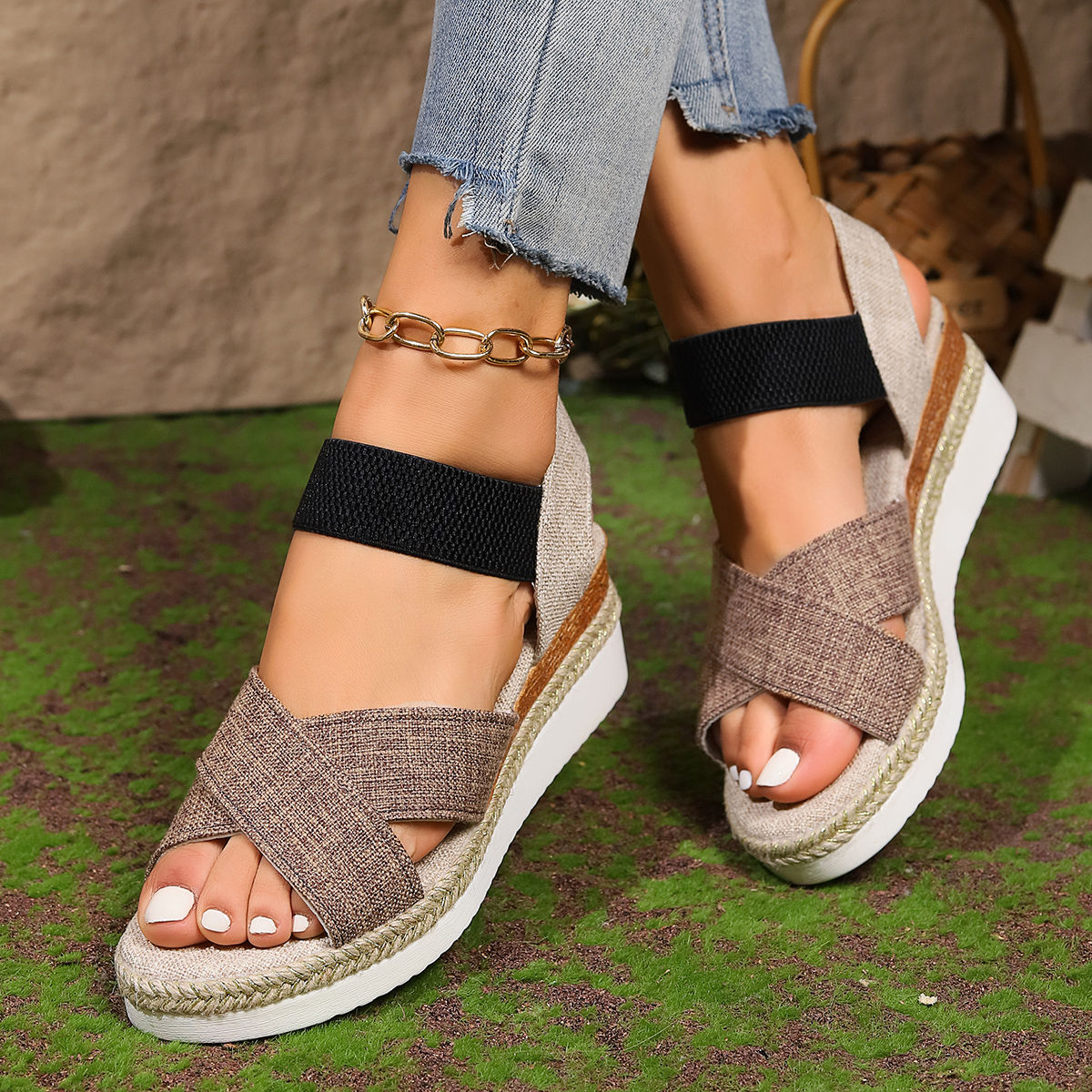 สีน้ำตาล