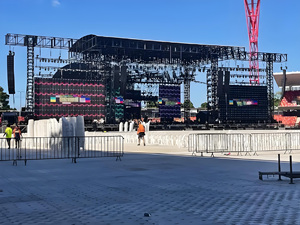 P4 sahne kiralama: LED Anti kayma ve basınca dayanıklı tasarım gerçek zamanlı interaktif performans görsel çözüm - Product Image 5