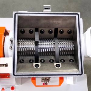 Fabrika plastik geri dönüşüm kırıcı enjeksiyon kalıplama ekstrüzyon Gnawing diş yavaş kırıcı için Pvc Pet kırma ve geri dönüşüm - Product Image 4