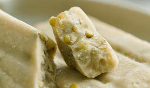 Túi kem làm mới hương vị sữa đóng gói kem đậu xanh daqiaodao với trái cây và đậu - Product Image 5