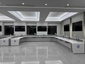 Ergonomisches Design der Notfall-Versand konsole mit abgeschrägtem Finish für Command Center für öffentliche Sicherheit - Product Image 3