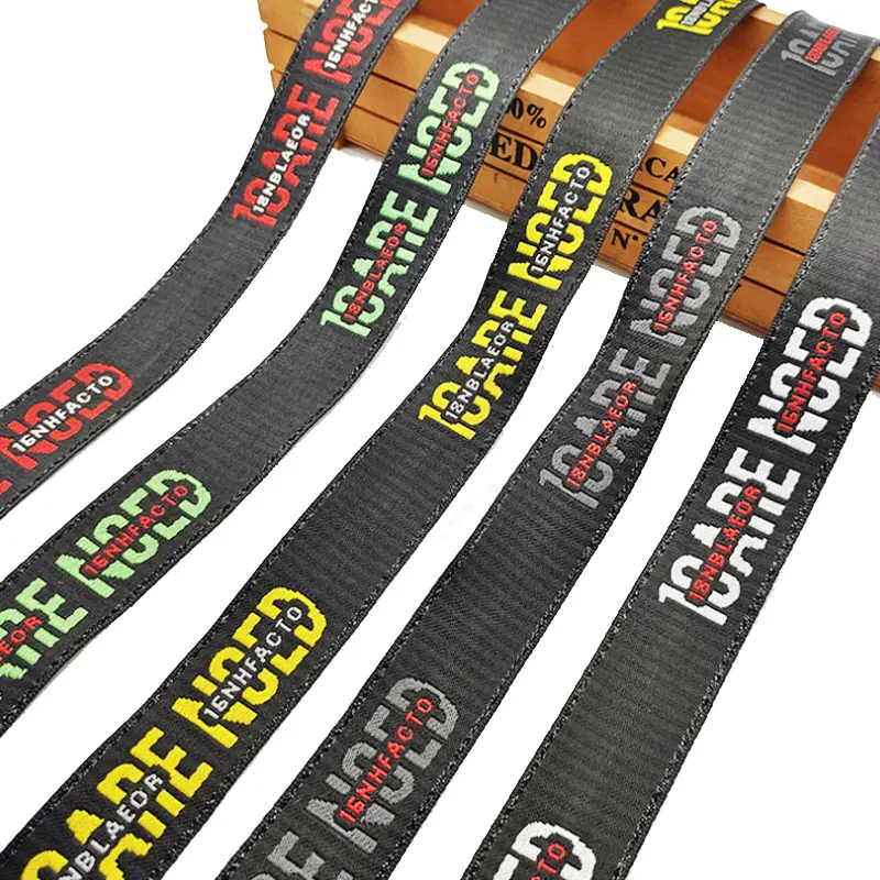 Cinturino in nastro di nylon spesso riciclato con logo jacquard lavorato a maglia in rilievo tessuto personalizzato per collare per cani borse per zaino per bagagli tessitura