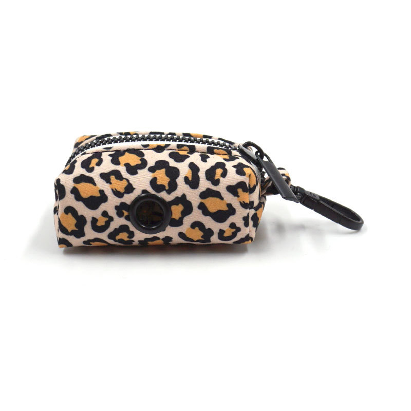 พิมพ์ลายเสือดาวสีเบจ