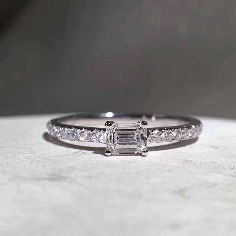F1774 White gold