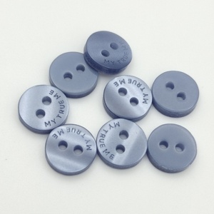 Botón de resina hecho a medida Botones de dos agujeros para Botón de camisa con logotipo - Product Image 1
