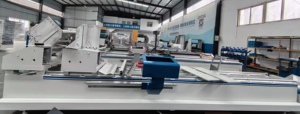 Makine ayrıca köşe kodu profillerini kesmek için kullanılabilir ağır CNC çift kafa hassas kesme makinesi için alüminyum profiller