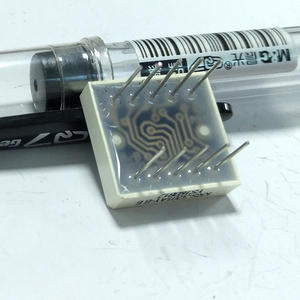 Modulo Display a Led a 2 cifre da 0.3 pollici a 7 segmenti con guscio di plastica bianca - Product Image 2