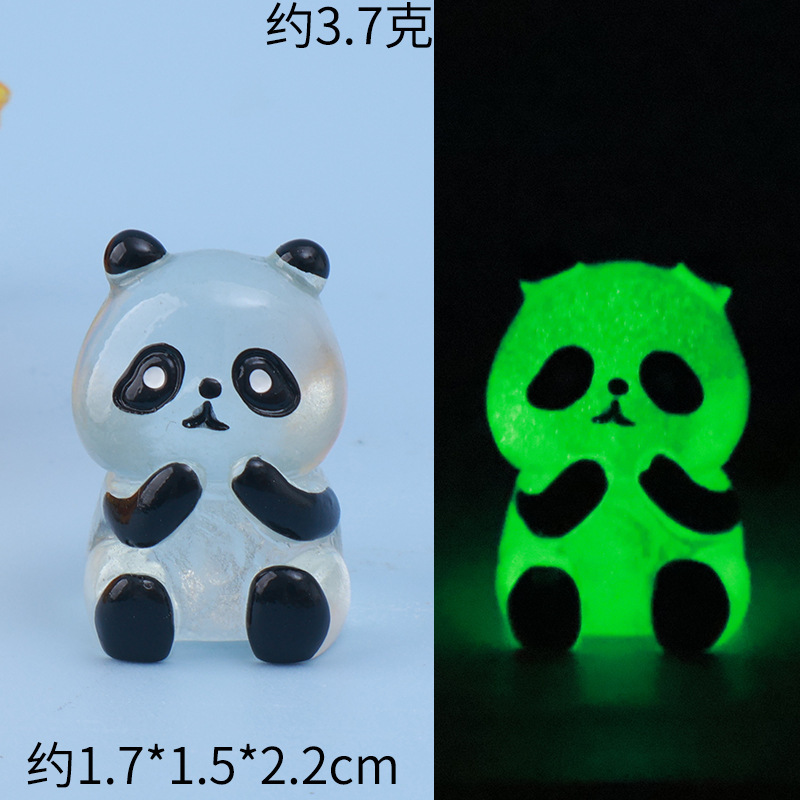 Panda rojo translúcido que brilla en la oscuridad: Envy