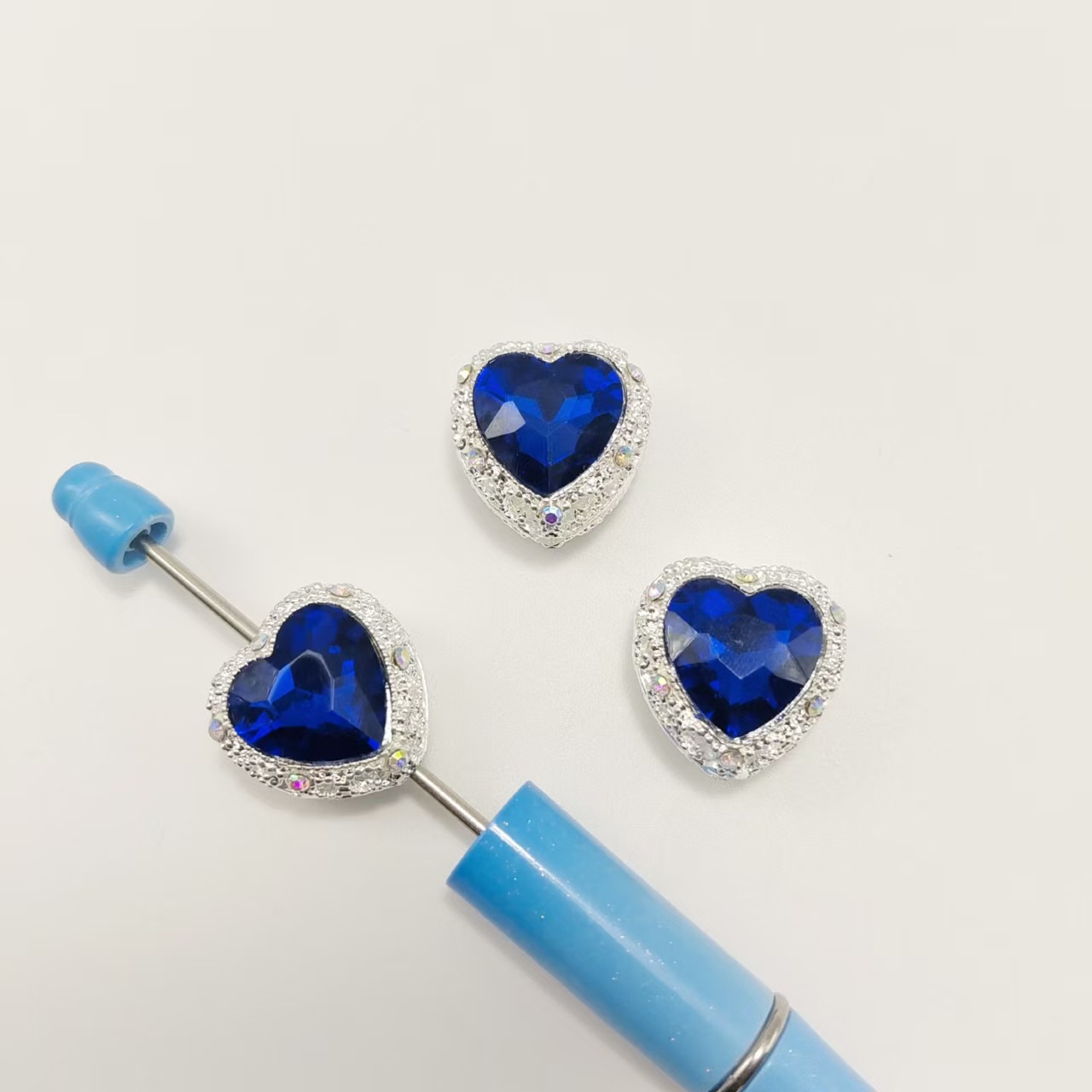 Diamant bleu saphir plaqué argent