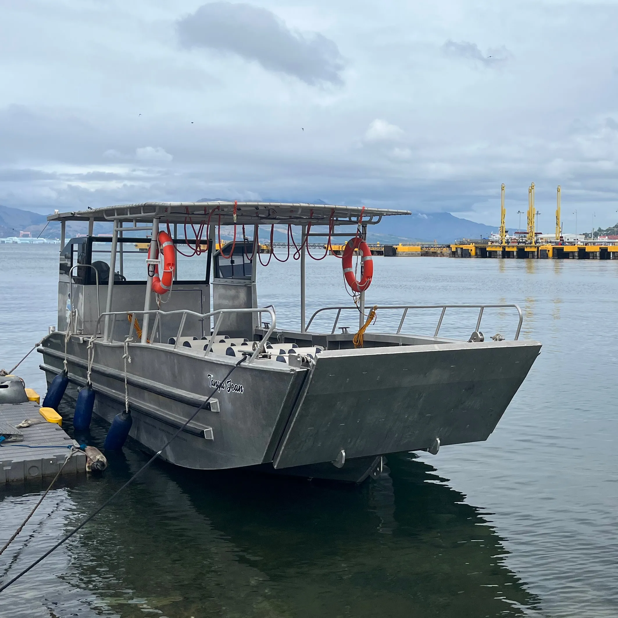 Barco barcaza de 10 metros para aterrizaje de ruedas, bote de aluminio de 5 toneladas de capacidad