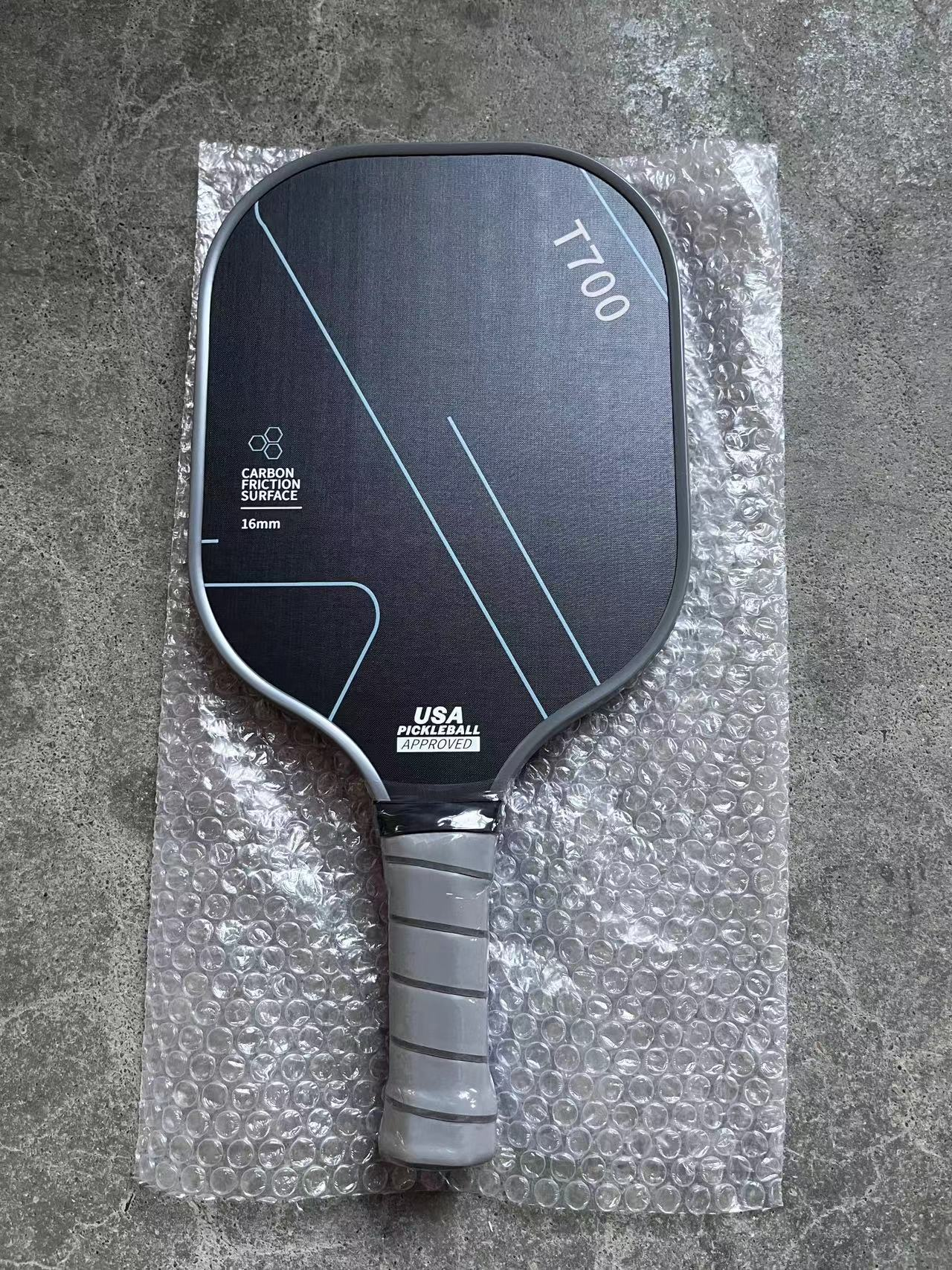Dark gray/black