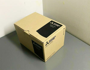 1PC nuovo FX5U-32MR/DS controllore programmabile IN scatola in magazzino tramite DHL/ FX5U-32MR/DS garanzia di un anno