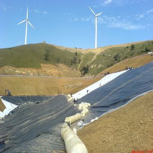 GM13 1.0mm HDPE açık geçirimsiz gölet Liner yüksek yoğunluklu geomembran baraj Liner - Product Image 2