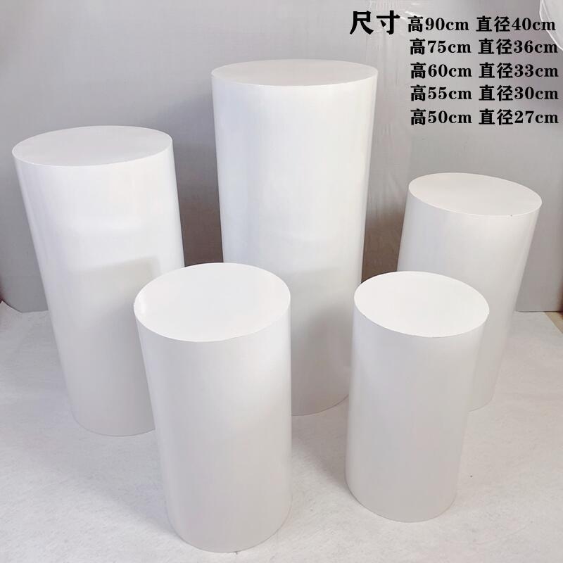 ensemble de cinq cylindres blancs (avec bandes de mousse coiffante)