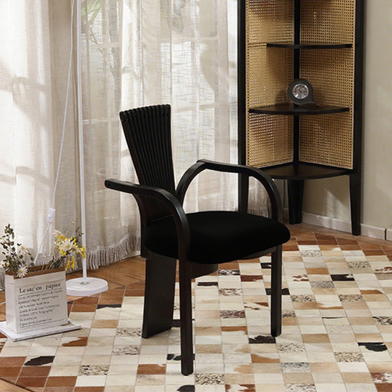Stile bracciolo: nero vintage + pelo ad anello nero