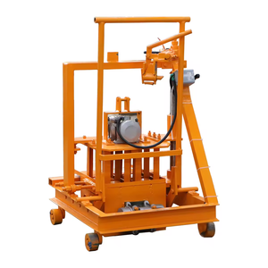 Máquina de fabricación de bloques huecos de hormigón manual fácil de operar a la hora de usar - Product Image 2