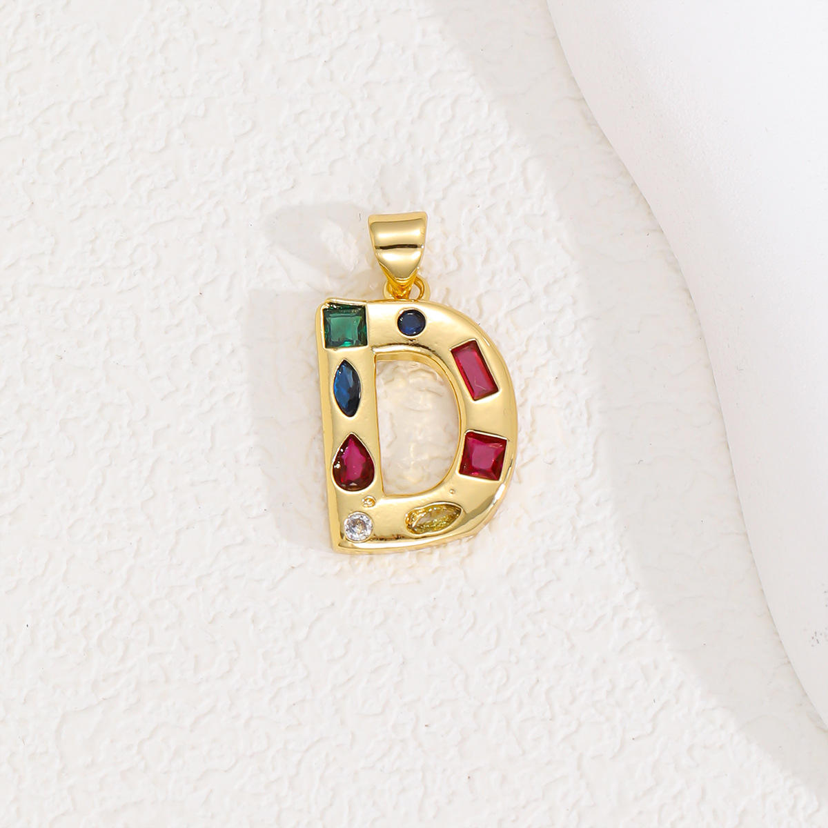 D (จี้เดี่ยว)