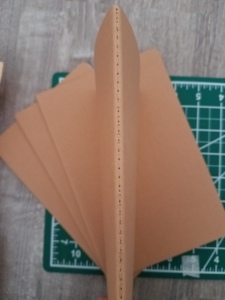 学生とオフィスのためのノートブックジャーナル日記を書く厚紙60ページA5サイズ - Product Image 3