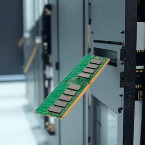 P64706-B21หน่วยความจำเซิร์ฟเวอร์32กิกะไบต์ (1x32กิกะไบต์) DDR5-5600 X8อันดับคู่ CAS-46-45-45 EC8ชุดหน่วยความจำอัจฉริยะ - Product Image 3
