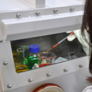 Hộp Đựng Găng Tay Chân Không Dùng Pin Chất Nguy Hiểm Phòng Thí Nghiệm Áp Suất Tiêu Cực Bằng Thép Không Gỉ Để Bàn Phòng Thí Nghiệm - Product Image 5