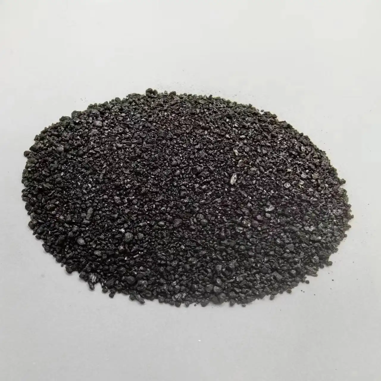 Черный нефтяной игольчатый кокс нефтяной кокс карбюризирующий агент кальцинированный нефтяной кокс с низким содержанием серы