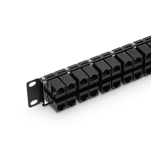 Panel de conexión de red CAT6 de 48 puertos 1RU con barra de gestión de cables Cables de comunicación incluidos - Product Image 3