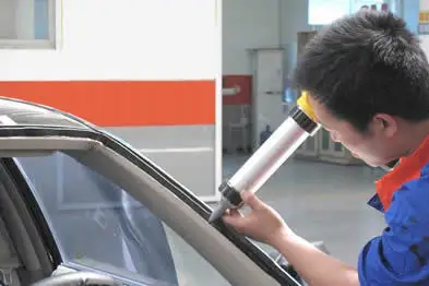 Полиуретановый клей-герметик для лобового стекла автомобиля и автомобильного стекла