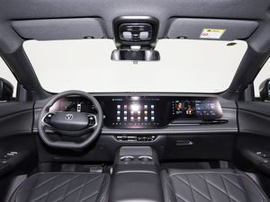 長安CS75 5ドアSUV 1.5TターボR18 ACCクルーズ左ハンドル車軽ガスガソリンエンジンR16カメラ中古車 - Product Image 4