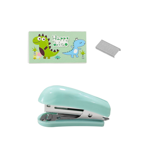 Diskon besar-besaran 2023 <span class=keywords><strong>Stapler</strong></span> kertas Mini plastik portabel lucu gaya berkualitas tinggi untuk perlengkapan alat tulis kantor - Product Image 3