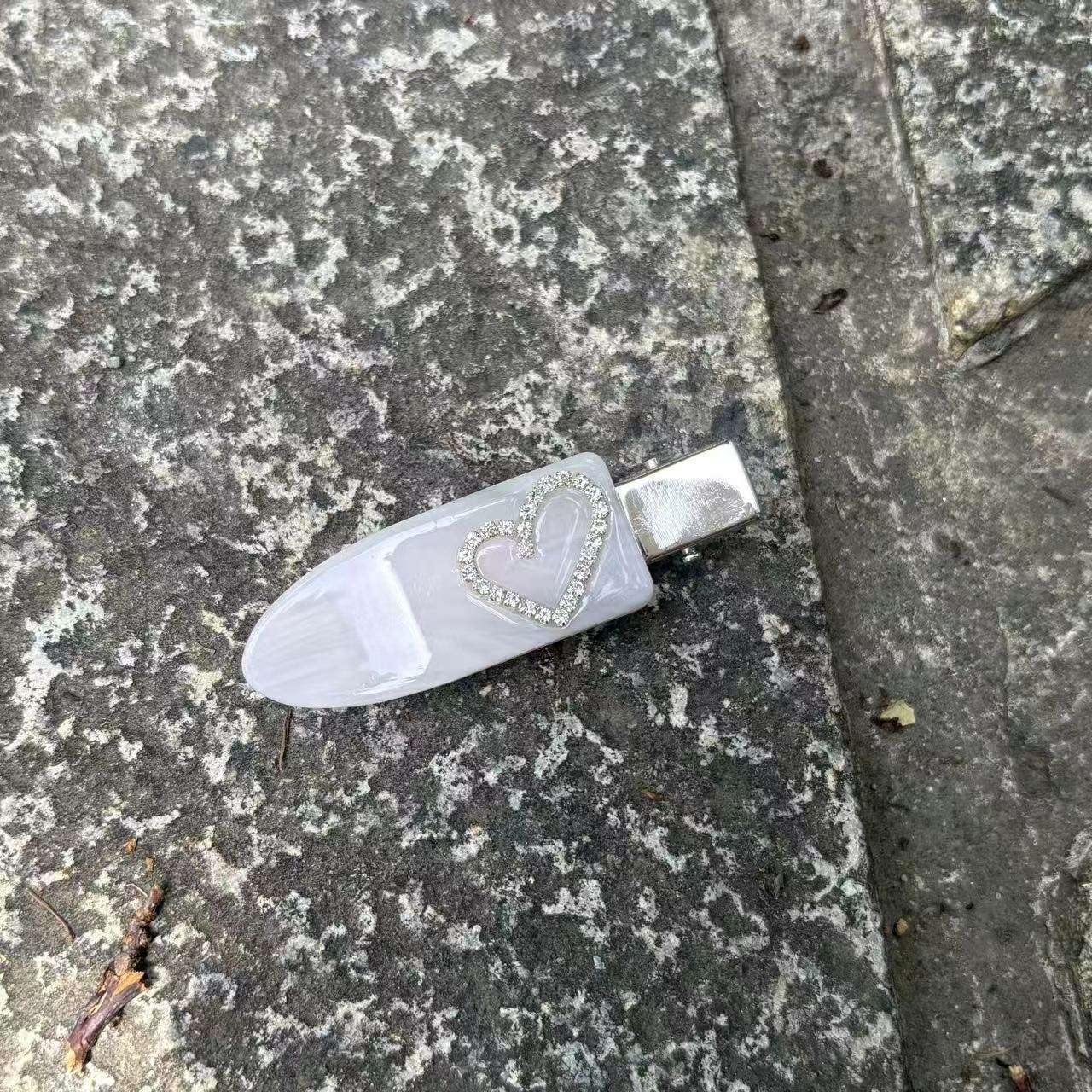 สีชมพูอ่อน