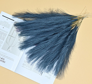 Bleu foncé, simple brin, 43 cm.
