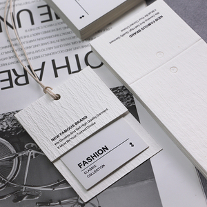 Papel de impresión de textura ecológica, diseño personalizado, etiquetas colgantes para ropa y prendas de vestir con cordón