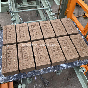 Fabricación de máquinas de fabricación de ladrillos para pequeñas ideas de negocios QT 4-15 pequeña máquina automática de fabricación de bloques huecos de cemento y hormigón - Product Image 2