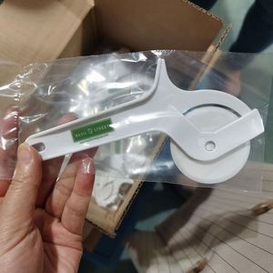 定制设计批发披萨切刀叉滚圆披萨轮切刀食品级塑料披萨切片机切刀 - Product Image 4