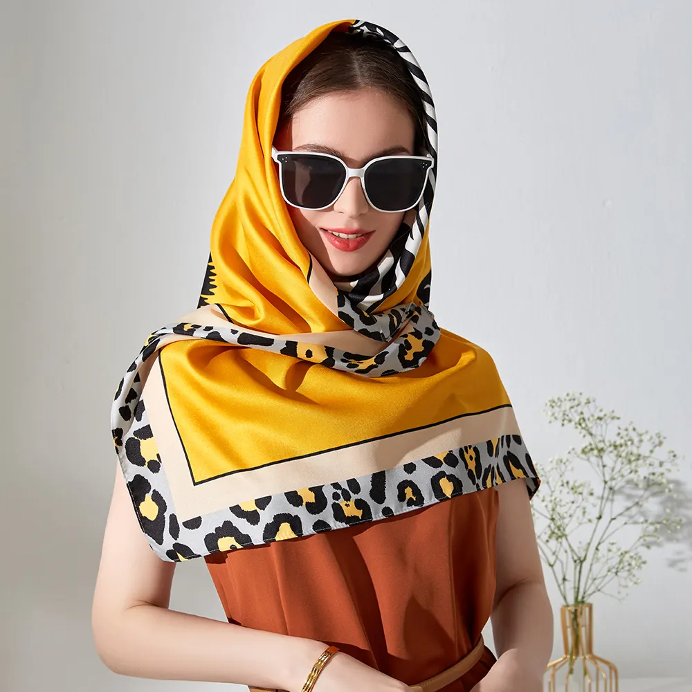 Vente en gros 2024 Offre Spéciale 90*90 cm foulard en soie sergé conception personnalisée imprimé foulards en satin pour femmes foulard élégant