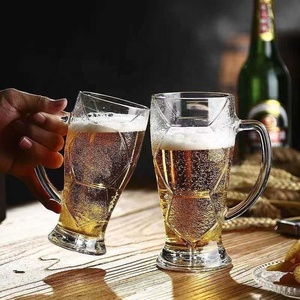サッカーパターンハンドル付きドラフトビールカップ、ガラスカップ、大容量ビールカップ - Product Image 3
