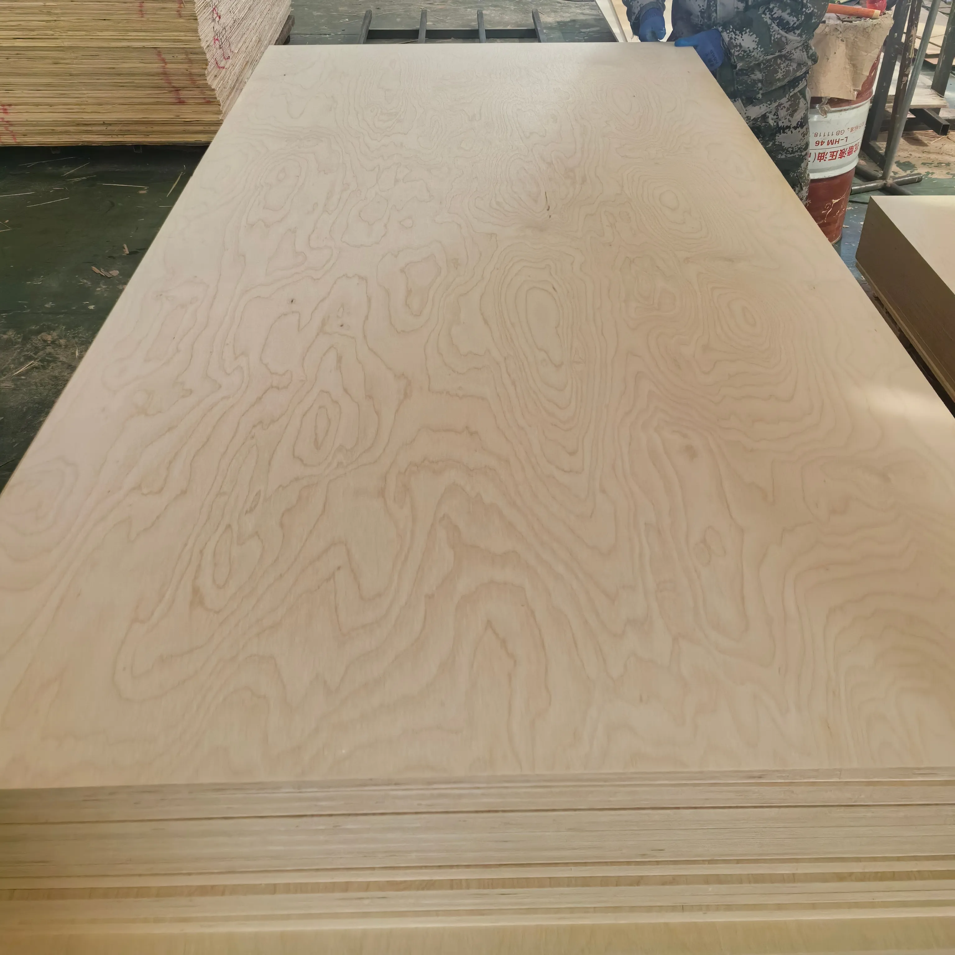 Linyi Birch UV Hardwood Plywood Sheet 4x8 18mm Poplar Okoume Marine Pine Construction Plywood