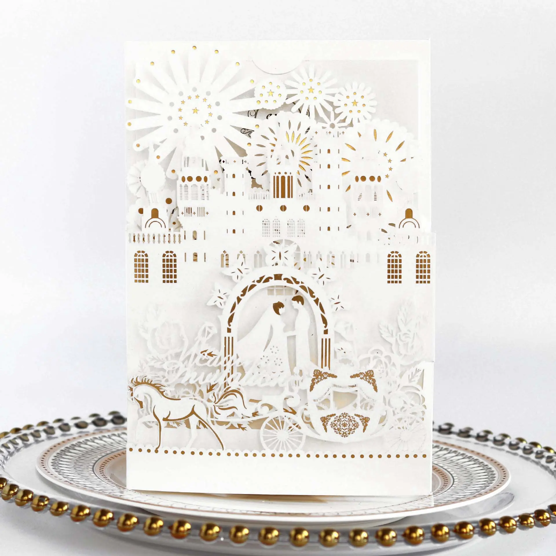 カスタム高級レーザーカット3D手作りポップアップ結婚式の招待状封筒付きカード招待状