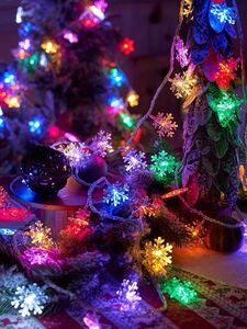 USB &amp; Battery Powered Higher Brightness <strong>Colorful</strong> <strong>Snowflakes</strong> 10-Meter <strong>LED</strong> <strong>String</strong> Lights for Outdoor Christmas Decorations - Product Image 3