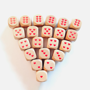 Nhà Máy Giá Bán Buôn Cá Nhân Bằng Gỗ Xúc Xắc Tùy Chỉnh 20Mm Trò Chơi Xúc Xắc Trái Tim Tự Nhiên In Điểm Hội Đồng Quản Trị Trò Chơi Jaywooden CE - Product Image 5