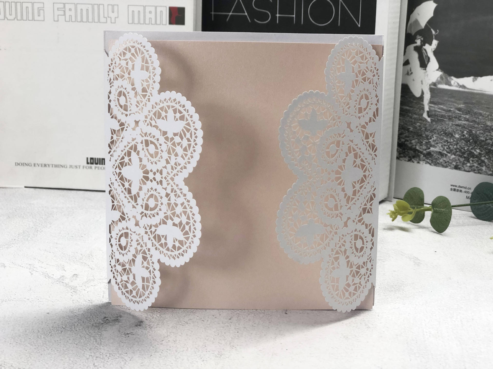 Manga de la tarjeta + página interior en blanco