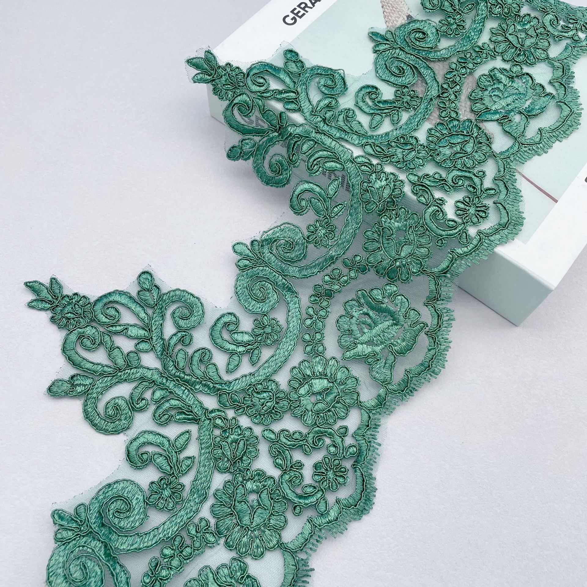 Verde oscuro