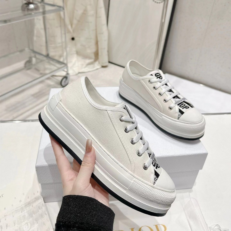Plateforme en toile blanche