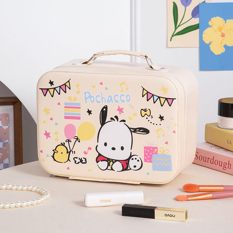 Gran espejo de color beige cachorro