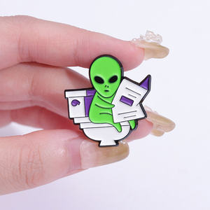 ET Aliens Reading Newspapers While Sitting On The Toilet Enamel Pin Badge Chick Knife Animal Cute Brooch Jewelry Women Lapel Bac - Product Image 4