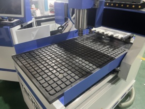 Baustoff geschäfte CNC-Fräser Maschine Auto-Werkzeug wechsel 4-Achsen-3D-Holzbearbeitung - Product Image 4