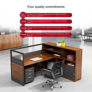 Modern Commercial Two-Person Office Desk Extensível De Madeira <span class=keywords><strong>Computer</strong></span> Cubicle Workstation