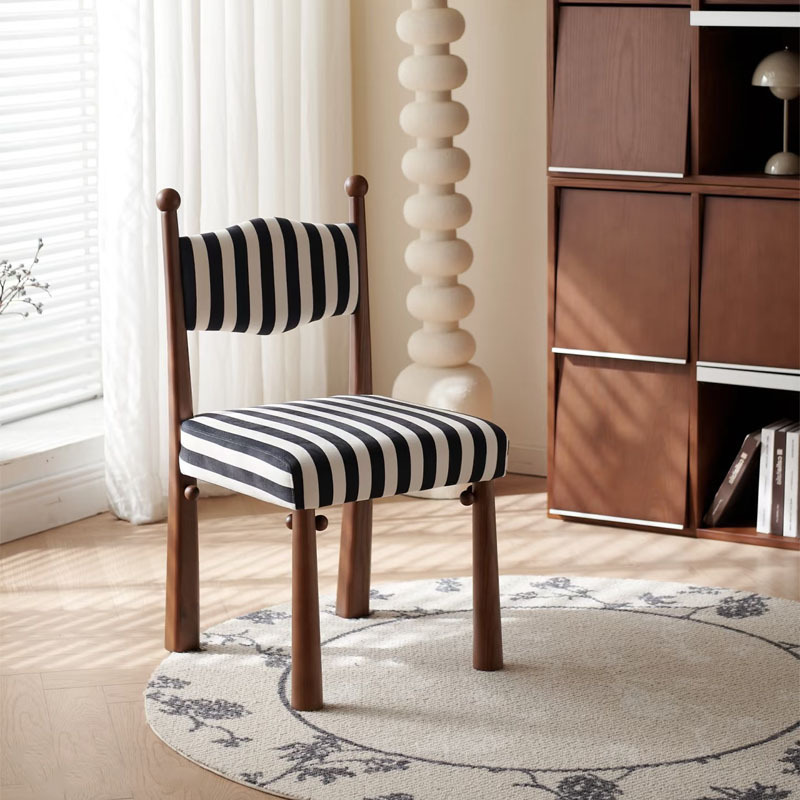 Chaise prince en noyer frêne rayé noir et blanc
