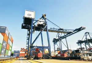 Автоматизированные судо-береговые краны STS4501S-передовые технологии для быстрой и безопасной погрузки/разгрузки контейнеров